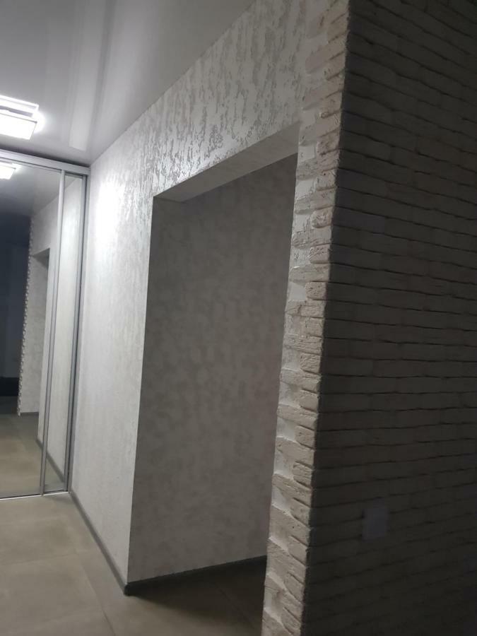 Стильные Аппартаменты На Новых Домах Kharkiv Bagian luar foto